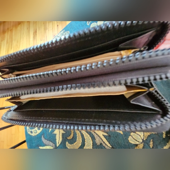 Lacoste wallet - Picture 2 of 6